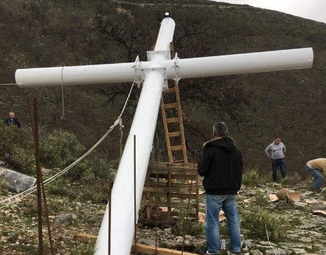 Ο 9 μέτρων Σταυρός σημείο αναφοράς στη Χειμάρα!