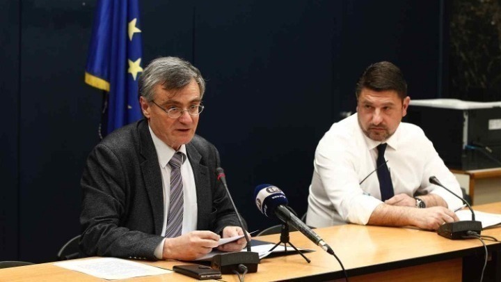 Προς το παρόν δεν συστήνεται η χρήση μάσκας και γαντιών