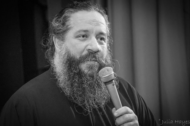 «Αδιάπτωτη Αγάπη» – Ένα κήρυγμα του π. Γεωργίου στο Κουκάκι (ΒΙΝΤΕΟ)