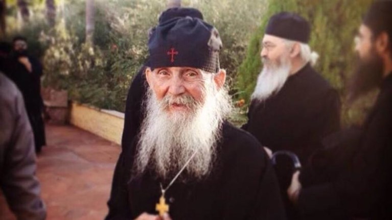 Όταν ο μακαριστός Γέροντας Εφραίμ στην Αριζόνα έψελνε το Χριστός Ανέστη (ΒΙΝΤΕΟ)