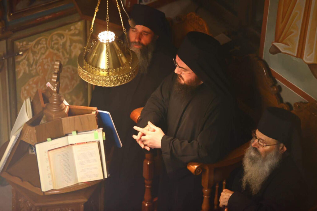 ΠΑΡΑΚΟΛΟΥΘΗΣΤΕ-Εσπερινός & Θεία Λειτουργία του Μ. Βασιλείου-Βατοπαιδινό Μετόχι Αγ. Νικολάου Πόρτο Λάγος