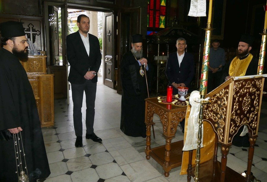 Το Άγιο Φως έφτασε και στην Καρδίτσα