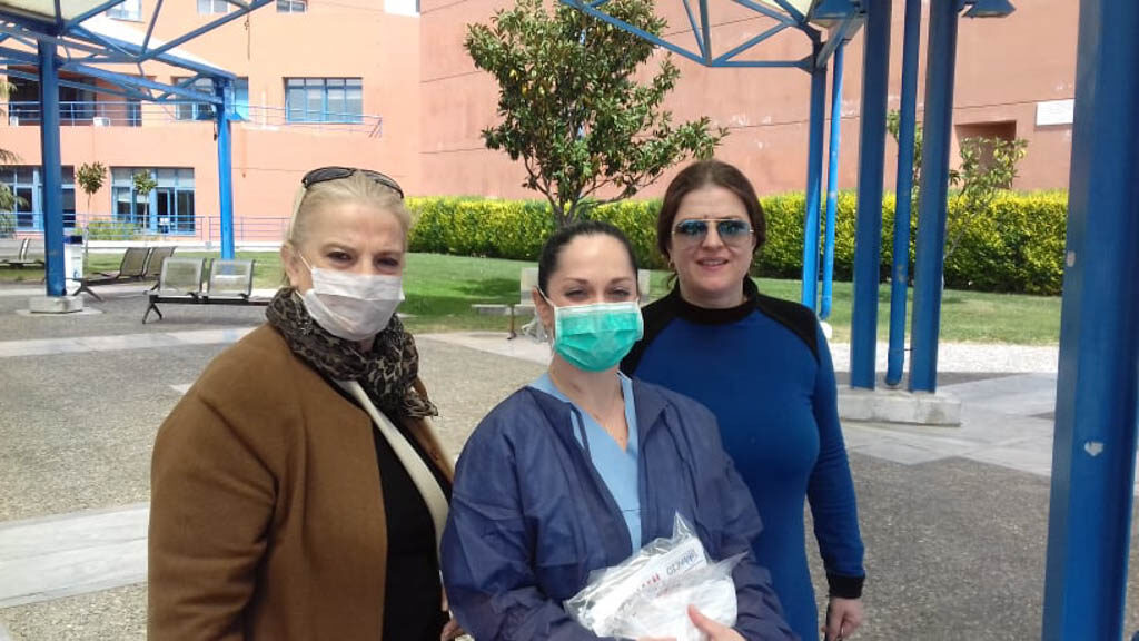 Μάσκες σε 3 Νοσοκομεία παρέδωσε το ΚΕΣΟ και ο Σύλλογος Μαιών Επιστημόνων