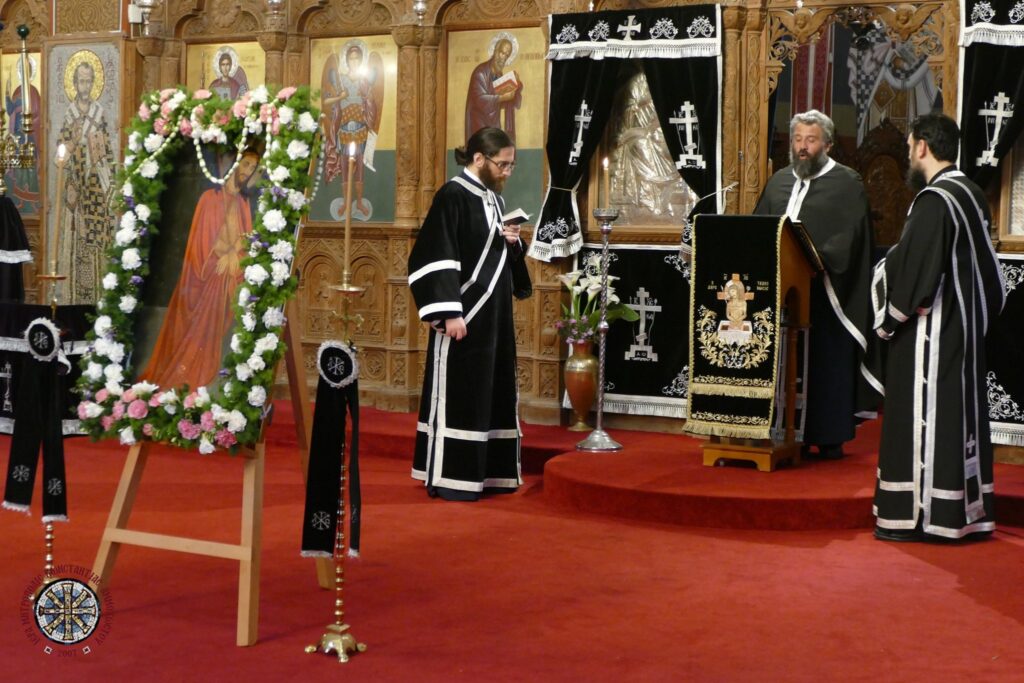 Η πρώτη ακολουθία του Νυμφίου στον Μητροπολιτικό Ναό Παραλιμνίου