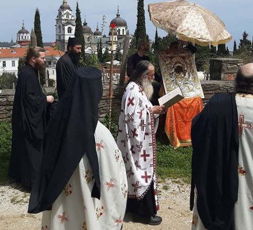 ΑΓΙΟΝ ΟΡΟΣ: Λιτάνευση Ιεράς εικόνας Παναγίας Άξιον Εστί