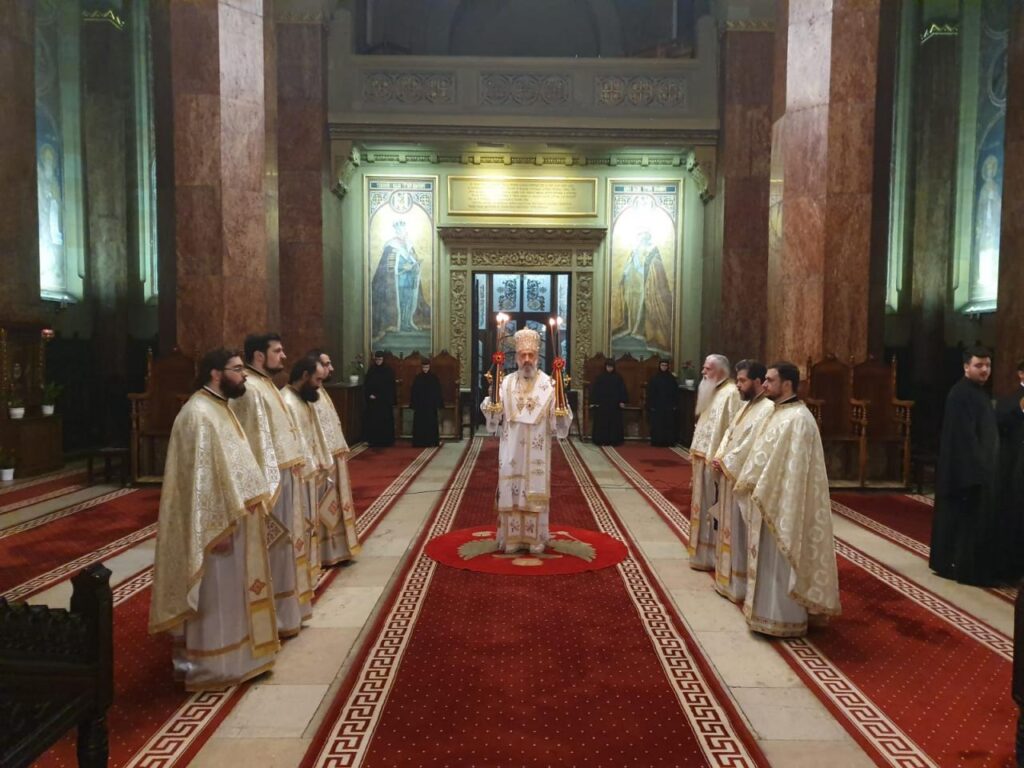 Înaltpreasfințitul Părinte Arhiepiscop Irineu a liturghisit la Catedrala Reîntregirii