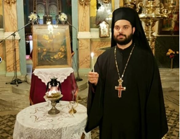 Το Άγιο Φως “έφτασε” στη Σύρο