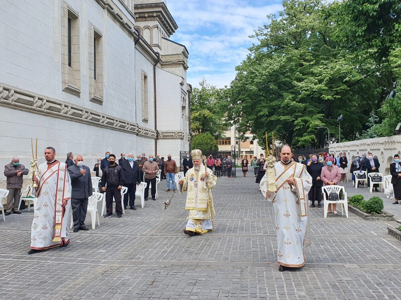 Slujire arhierească la Catedrala arhiepiscopală din Galaţi în Duminica vindecării orbului din naştere