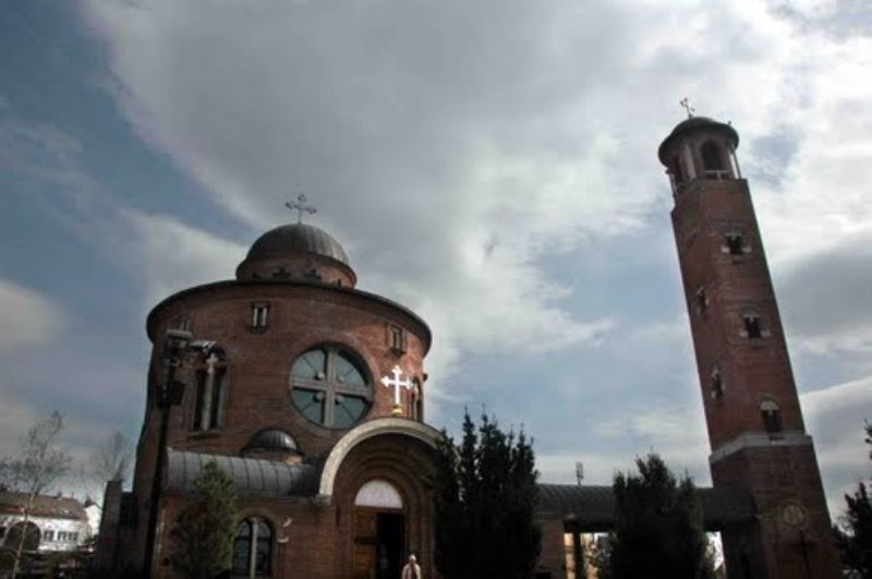 Слава храма св. Василија Острошког на Бежанијској коси