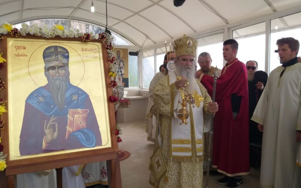 Εκατοντάδες πιστοί στην Μονή του Όστρογκ