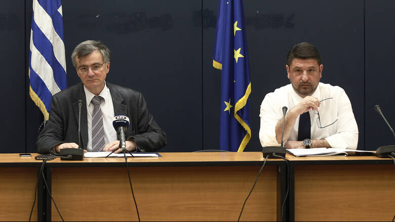 Τέλος στην καθημερινή ενημέρωση για τον κορωνοϊό