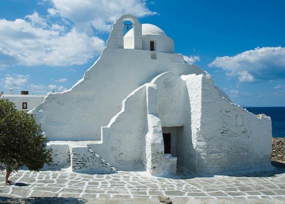 Greek govt unveils plan to revive 2020 tourism, travel season