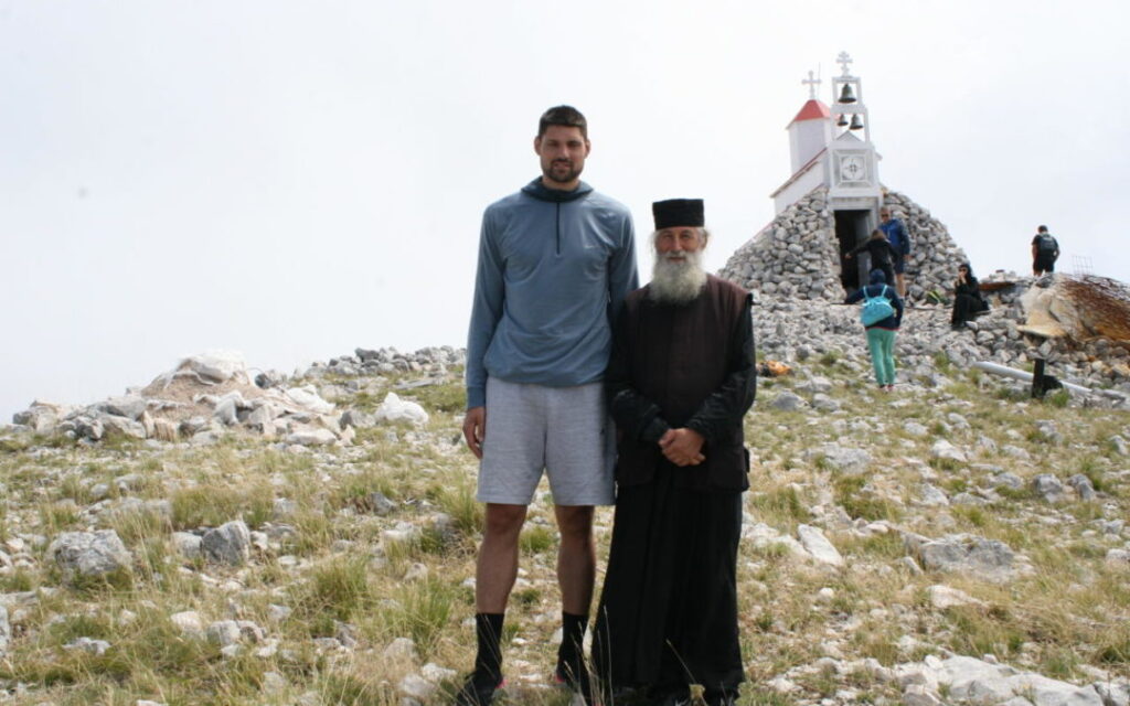 Support to Orthodox Church in Montenegro by NBA star Vučevic