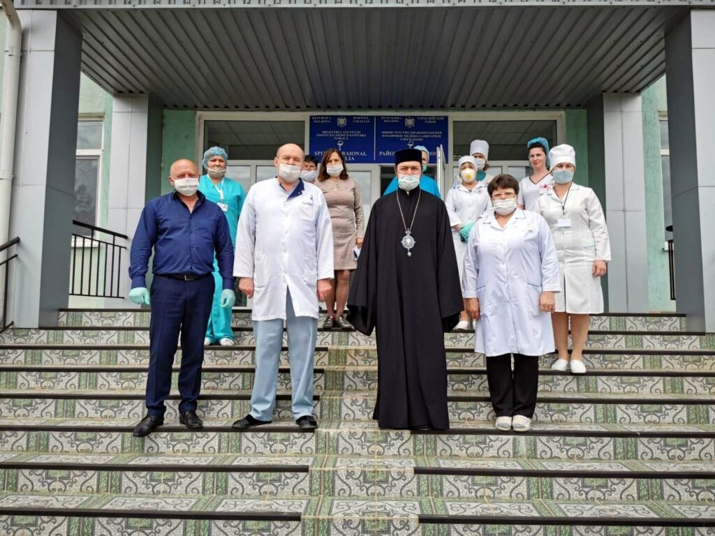 Episcopia Basarabiei de Sud a donat un aparat EKG Spitalului din Taraclia. „Sănătatea este dar de la Dumnezeu”