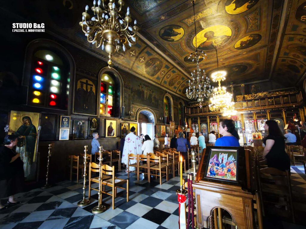 Άνοιξαν για τους πιστούς οι Ναοί της Αργολίδας