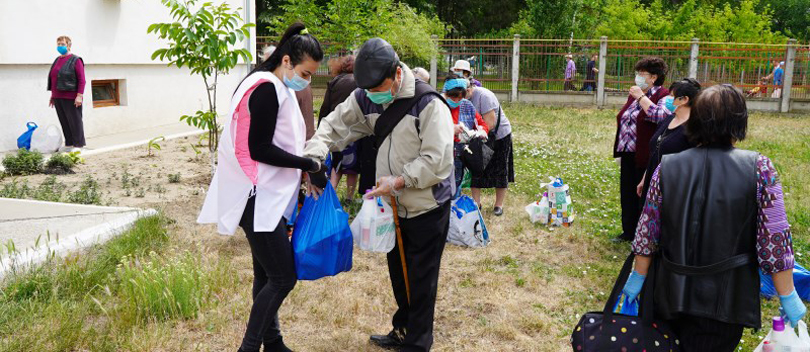 Activități social-filantopice la Centrul multifuncțional de servicii sociale „Speranțe pentru vârsta a III-a“ al Parohiei „Pogorârea Sfântului Duh“ – Galați