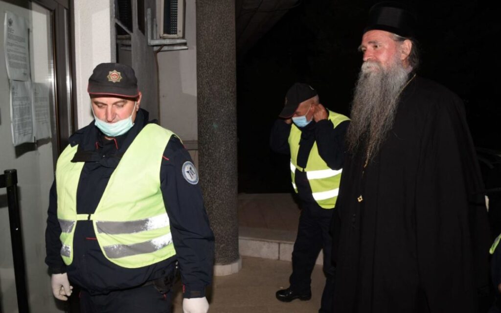 Епископски савјет СПЦ у ЦГ: Тражимо моментално пуштање на слободу Епископа Јоаникија и никшићких свештеника