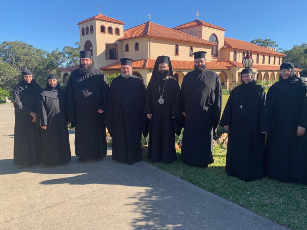 Ο Πρωτοσύγκελος της Αρχιεπισκοπής Αυστραλίας στην Μονή του Τιμίου Σταυρού στο Μάνγκροβ