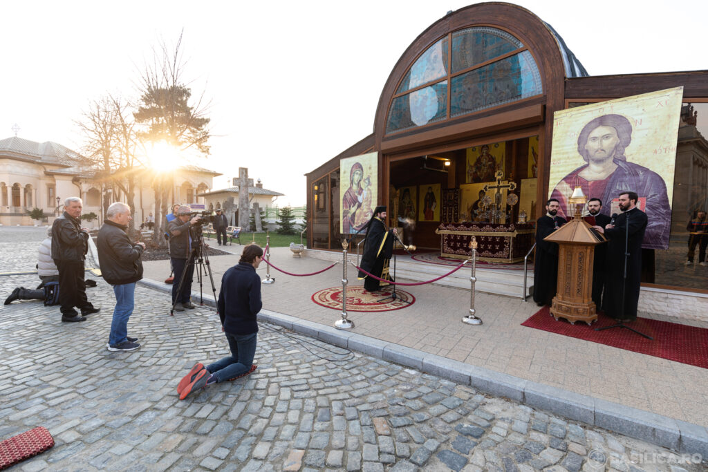 Slujbele religioase cu participarea credincioșilor vor putea fi oficiate în afara bisericilor începând din 15 mai