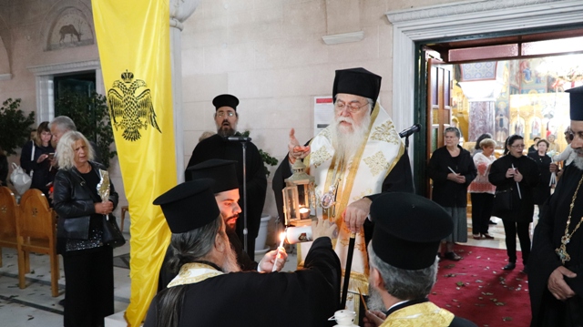 Πλήθος κόσμου στην Απόδοση του Πάσχα στο Περιστέρι