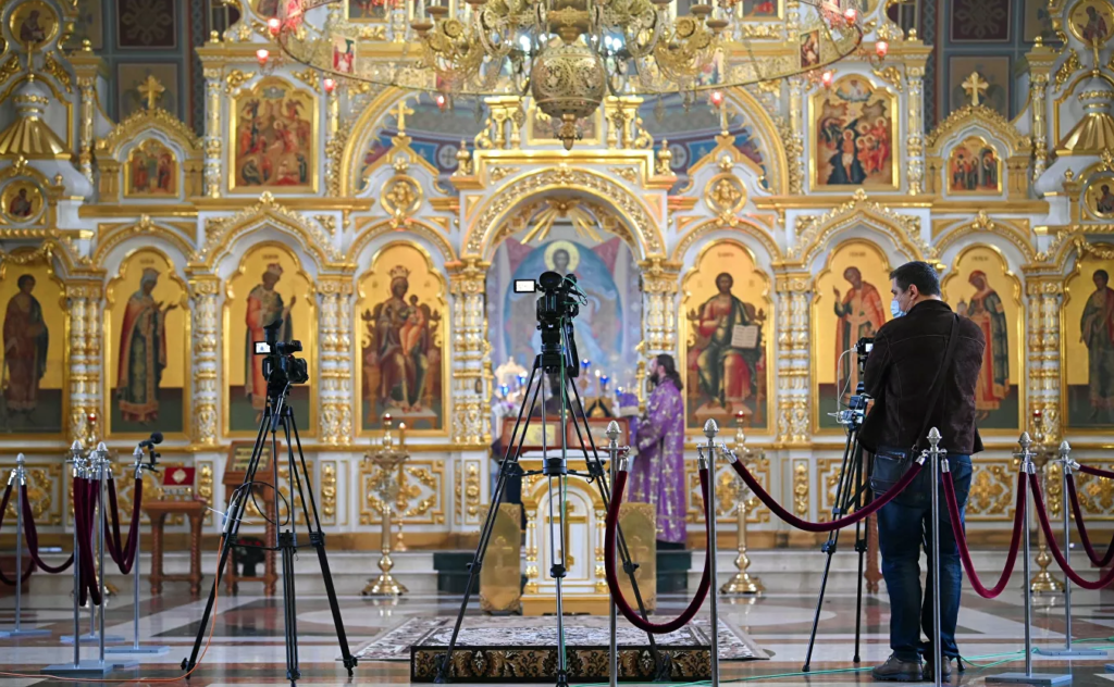 РПЦ: трансляции богослужений собирают больше людей, чем службы в храмах