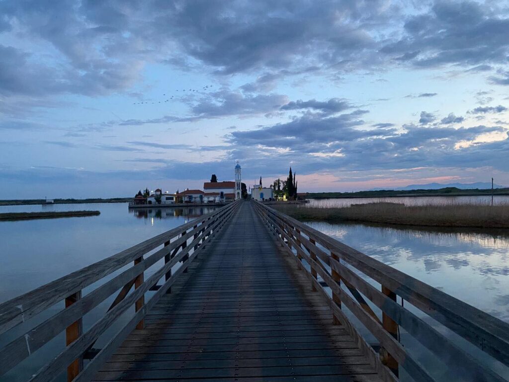 ΠΑΡΑΚΟΛΟΥΘΗΣΤΕ – Εσπερινός απο το Βατοπαιδινό Μετόχι