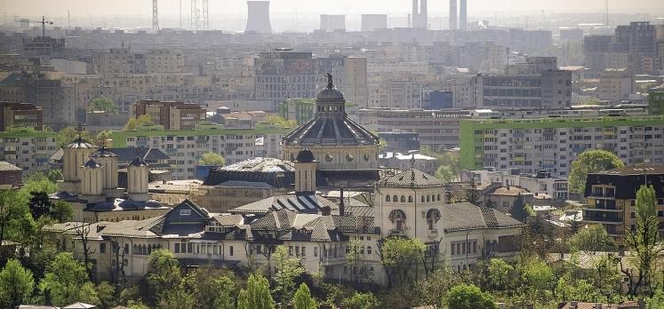 Recomandările INSP după încetarea stării de urgenţă: Slujbele, oficiate în aer liber | Declaraţie Vasile Bănescu