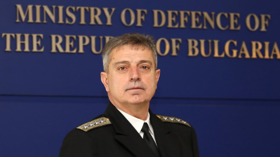 Chief of Defence Emil Eftimov greets Bulgarian military officers abroad