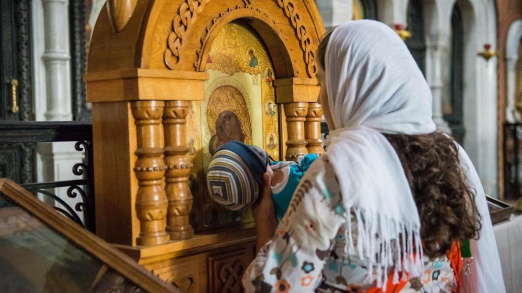 Femeia creștină – icoană a vieții în pridvorul Împărăției lui Dumnezeu*