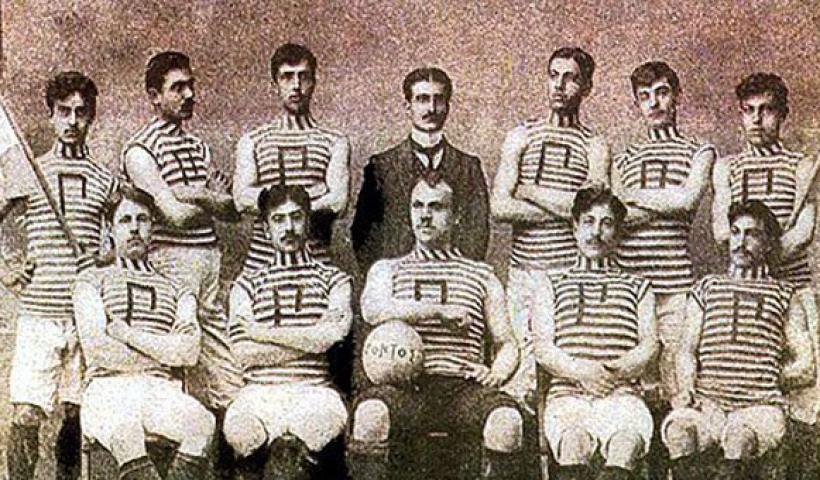 Απαγχονίστηκαν για να τιμήσουν τη φανέλα τους