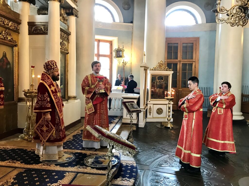 Митрополит Иларион: Недостаточно «иметь Бога в душе»