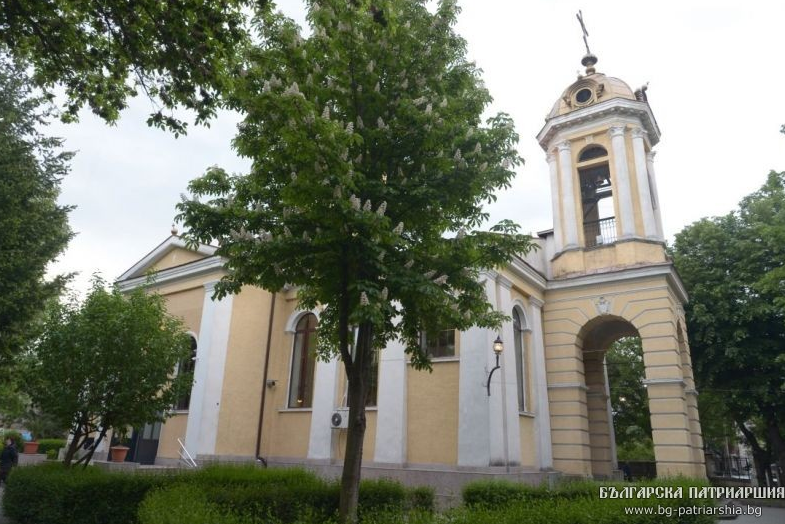 Архиерейска света Литургия за Гергьовден в Пловдив