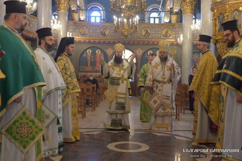 Архирейска св. Литургия в прослава на св. ап. Йоан Богослов и преп. Арсений Велики в Пловдив