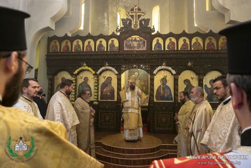 Храмов празник с архиерейска св. Литургия в столичния храм „Св. ап. и ев. Йоан Богослов“