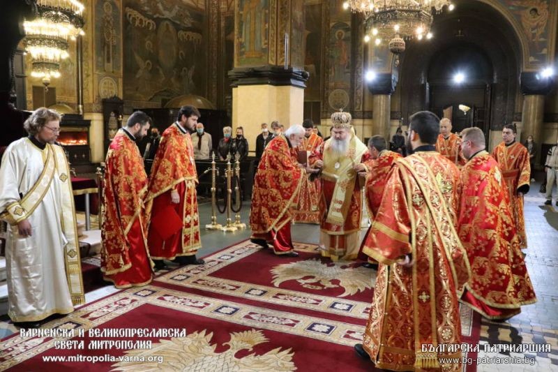 Митрополит Йоан ръкоположи нов свещеник на отданието на Пасха
