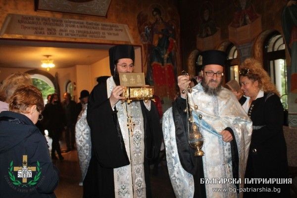 Празнична вечерня в столичния храм “Възнесение Господне”