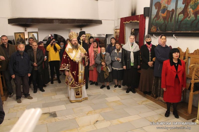 В София тържествено бе почетена паметта на св. Терапонтий Софийски