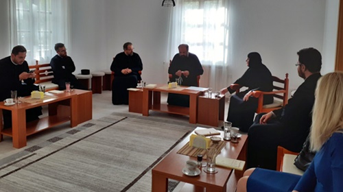 У Петропавловом манастиру одржан састанак радне групе задужене за израду средњошколских уџбеника