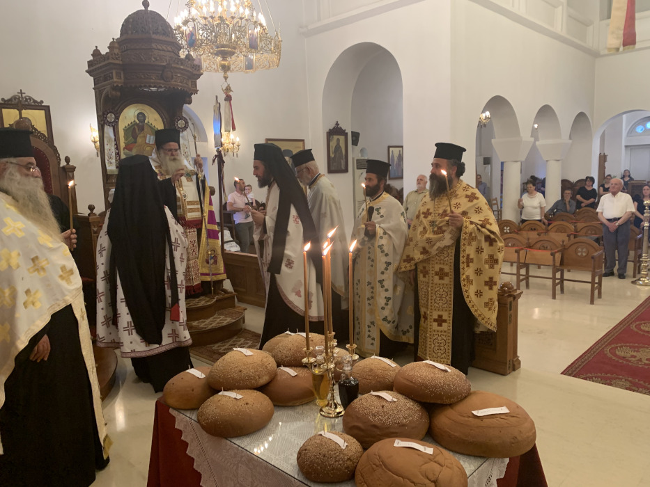 Επιστροφή στην εκκλησία και πανήγυρη στην Ιεράπετρα