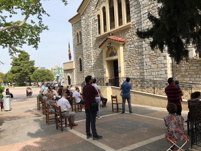 ΑΓΙΑ ΠΑΡΑΣΚΕΥΗ: Οι πιστοί από νωρίς προσήλθαν στη Θεία Λειτουργία (ΦΩΤΟ – ΒΙΝΤΕΟ)