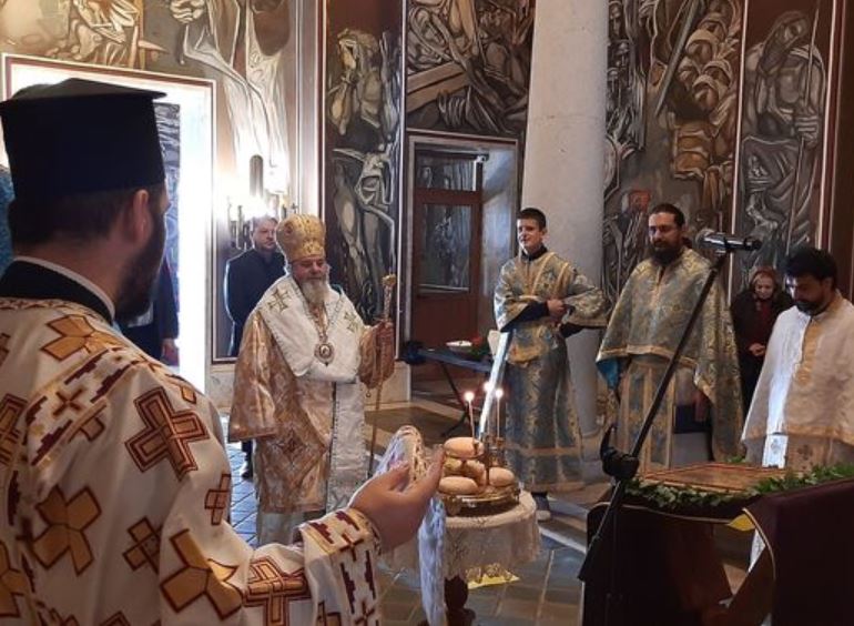 Велико Търново почете Спасителя със служба на Царевец