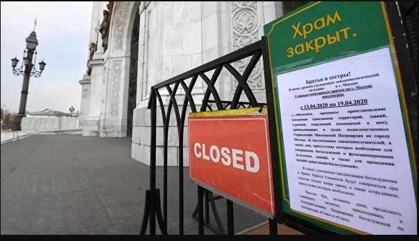 Οι αρχές της Μόσχας συνιστούν εκ νέου την αποχή των πιστών