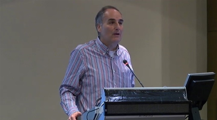 Καθηγητής Ιατρικής: «Οι εκκλησίες έκλεισαν χωρίς λόγο»