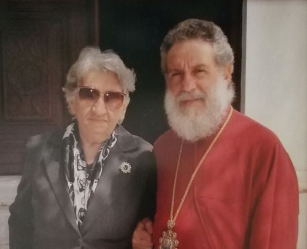 Η ΦΩΤΟΓΡΑΦΙΑ ΤΗΣ ΗΜΕΡΑΣ: Ευχές προς τη μητέρα του