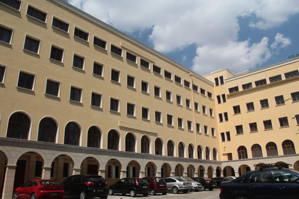 Απο 11 Μα­ΐου σε κανονική λειτουργία οι υπηρεσίες των Μητροπόλεων