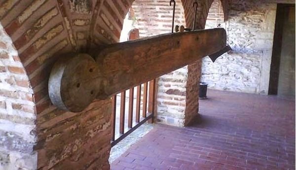 Απαγορεύονται οι επισκέψεις σε Ιερές Μονές έως 16 Μαϊου