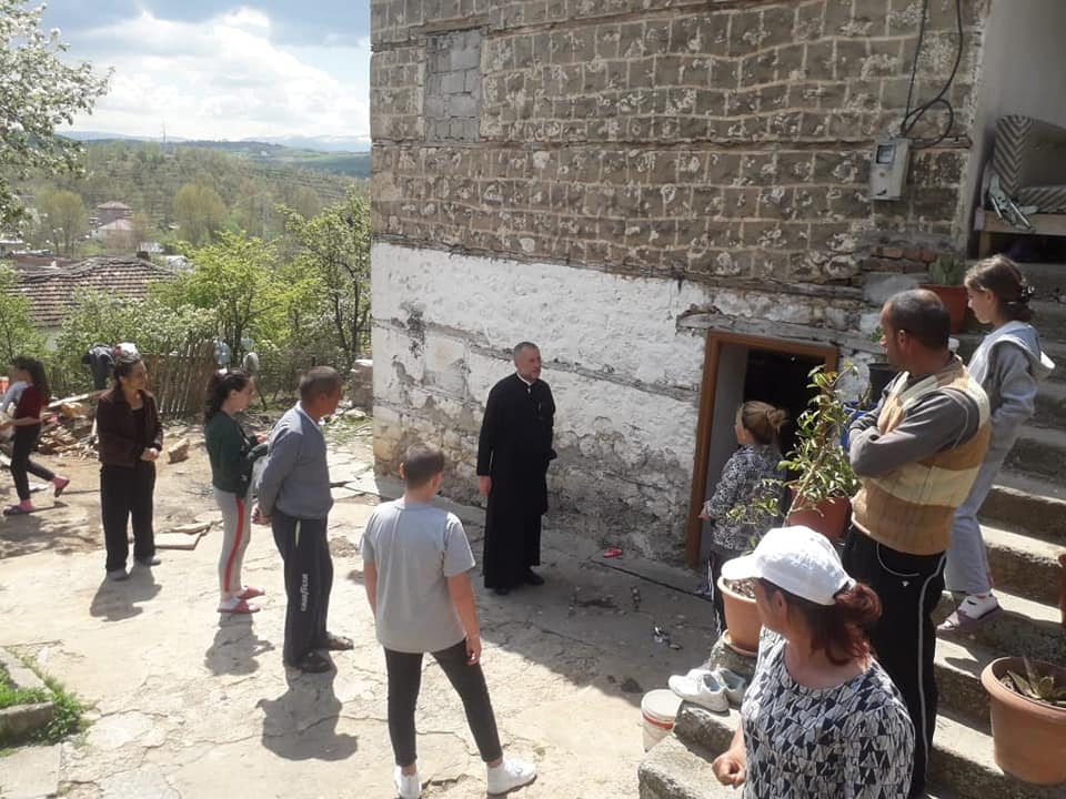 ΑΛΒΑΝΙΑ: Τεράστια η στήριξη των ασθενέστερων από την Εκκλησία