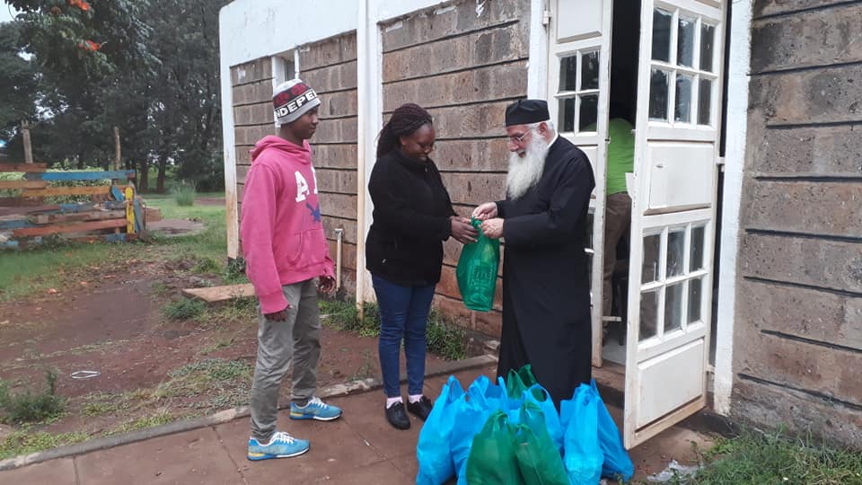 Ο Μητρ. Κένυας στηρίζει τις οικογένειες