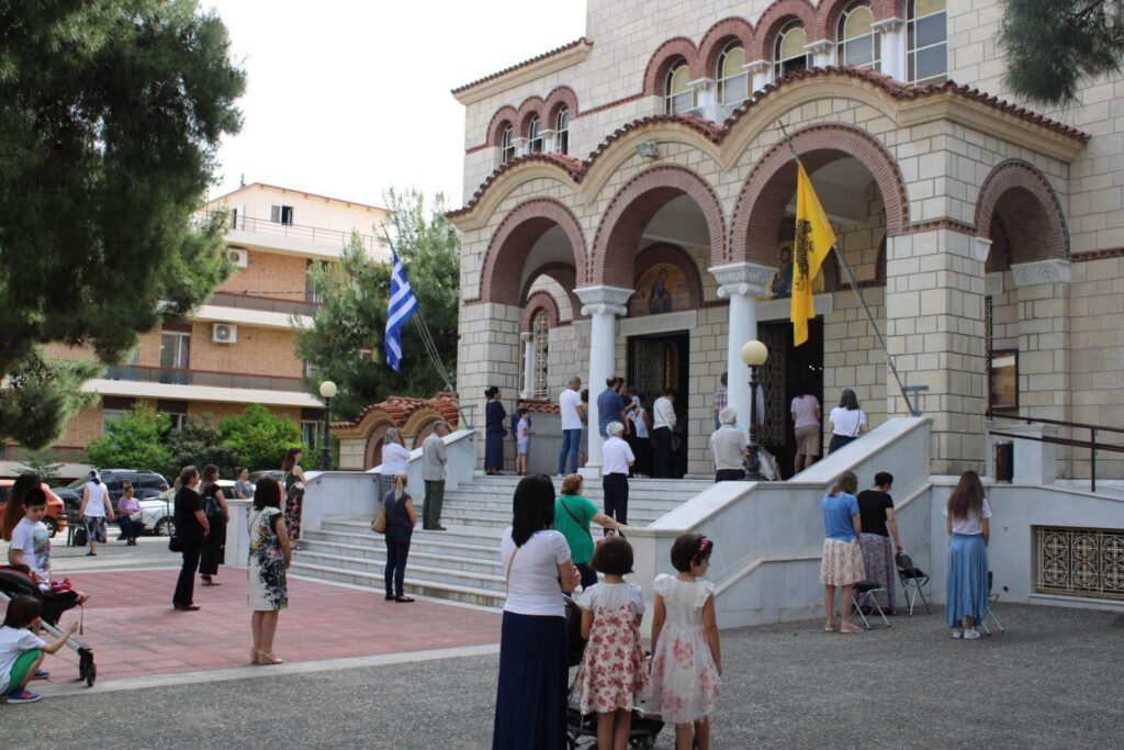 ΧΑΛΑΝΔΡΙ: Υπομονετικά κράτησαν τις αποστάσεις στον Αγ. Ελευθέριο (ΦΩΤΟ)