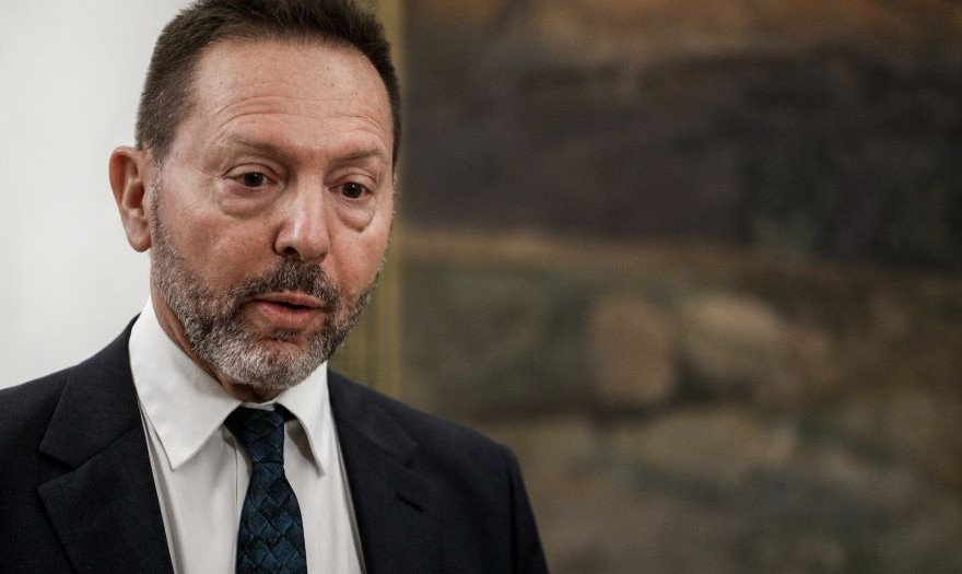 Ο Επίσκοπος Ωρεών θα ορκίσει τον Ιωάννη Στουρνάρα